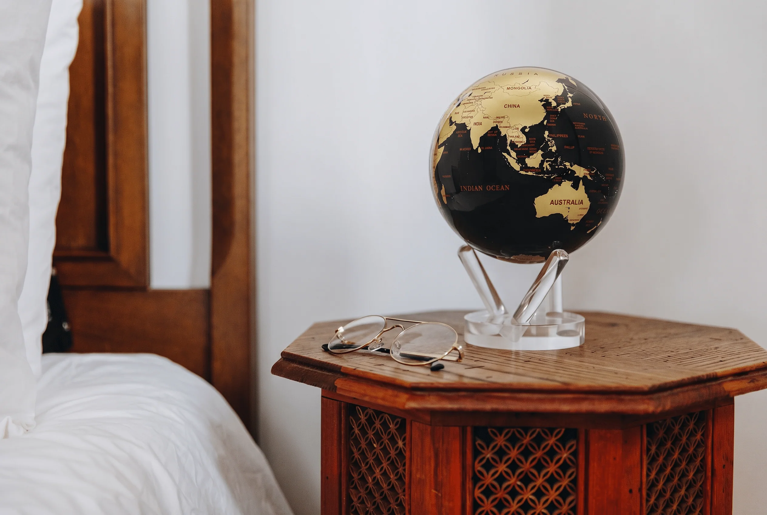 Aurum Ignis World MOVA Globe - Image 4
