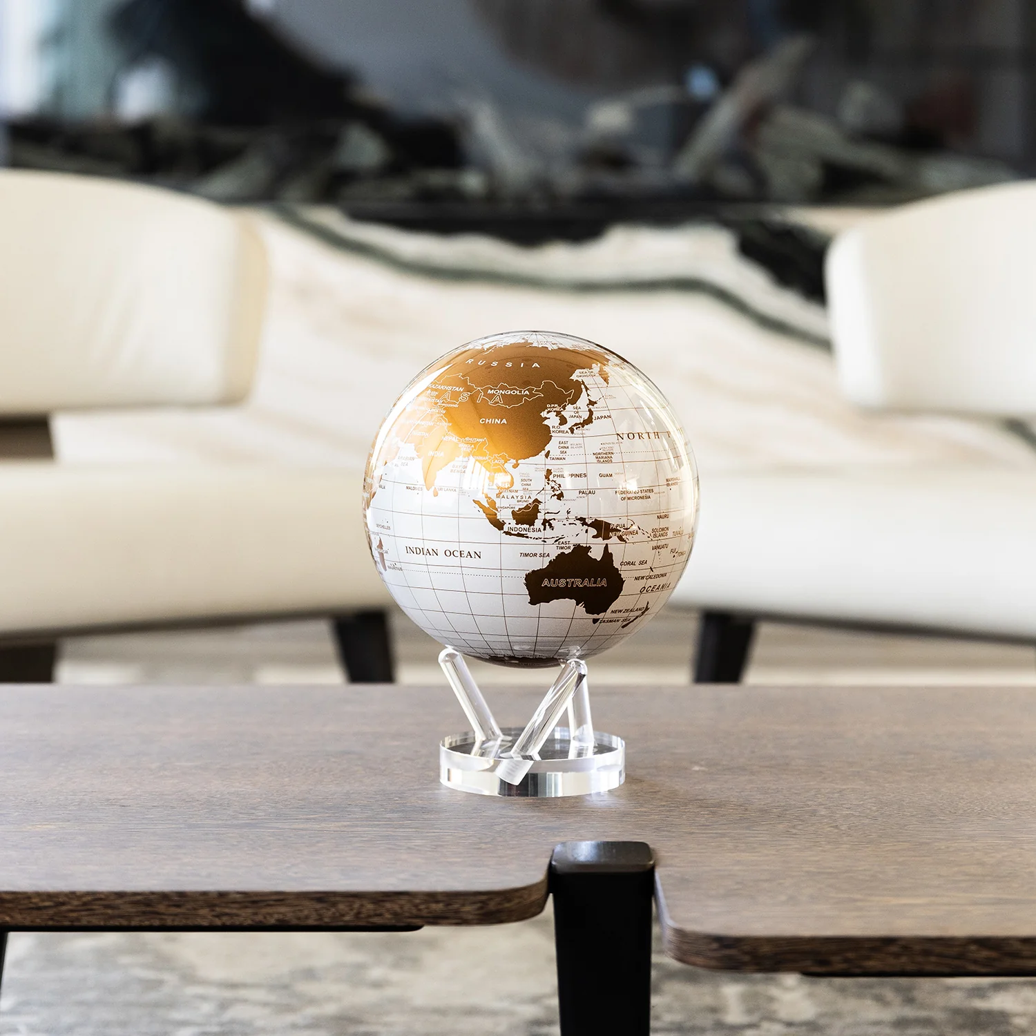 Pearl White & Gold Globe - Image 5
